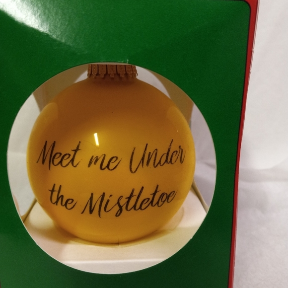 💕3/$20 Krebs Collectible Glass Emoji  Ornament "MEET ME UNDER THE MISTLETOE" 3" - Picture 2 of 4